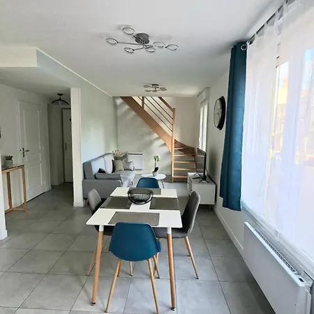 Duplex Cosy Avec Place De Parking Privee דירה